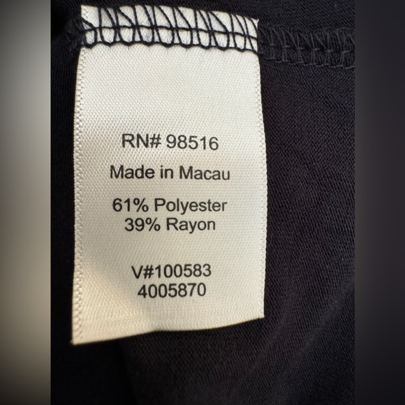 Five knit tops 4 are tanks and 1 is long sleeve. 3 NWOT and 2 barely used XL 16 - Picture 9 of 10